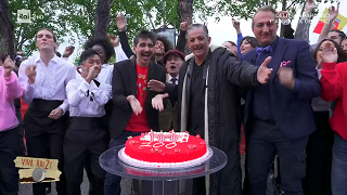 Viva Rai2! – Fiorello festeggia le 100 puntate di Viva Rai2! – 24/04/2024 - RaiPlay